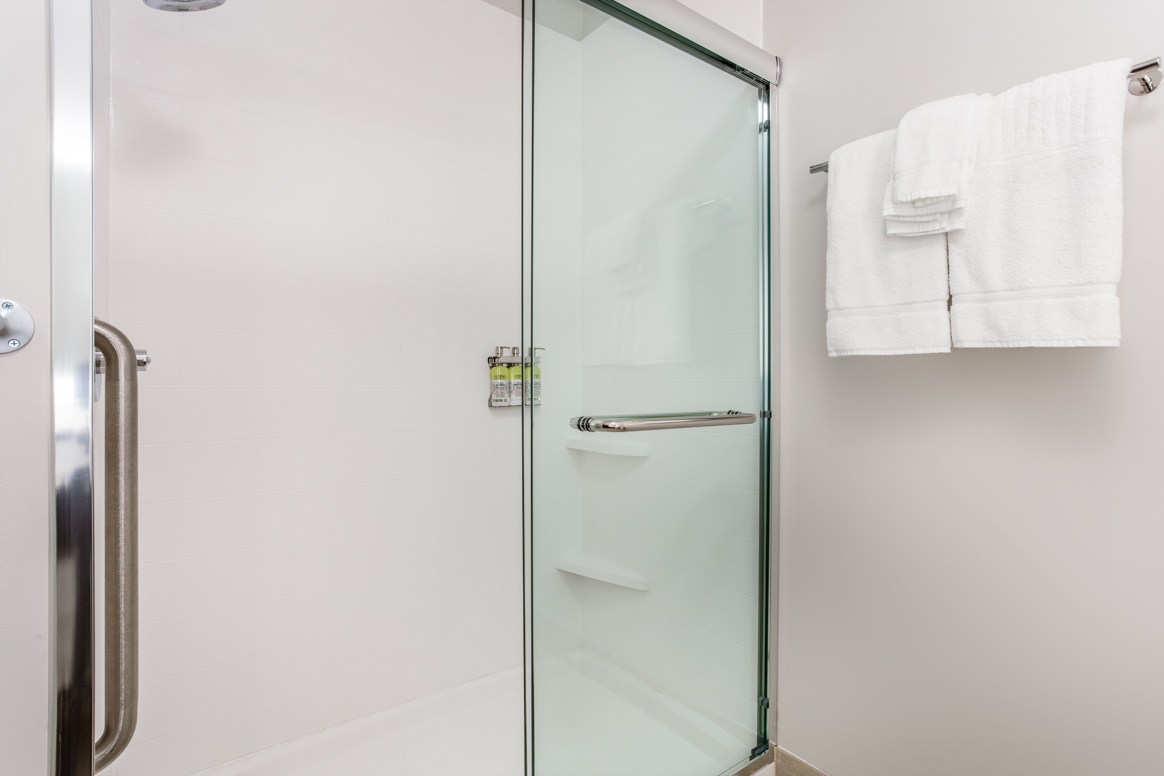 holiday inn express and suites ottawa an ihg hotel