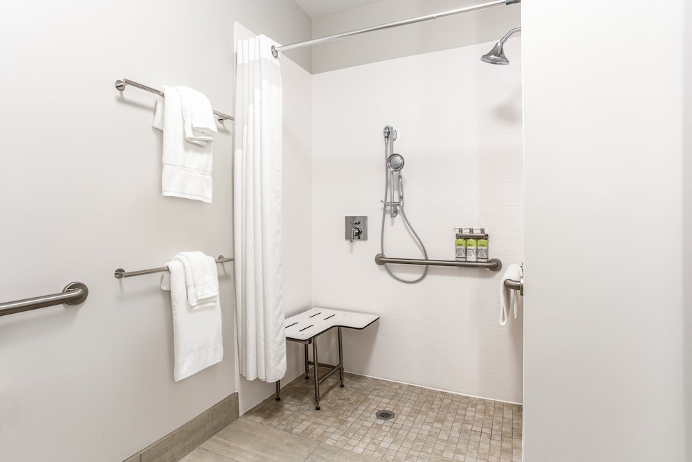 holiday inn express and suites ottawa an ihg hotel