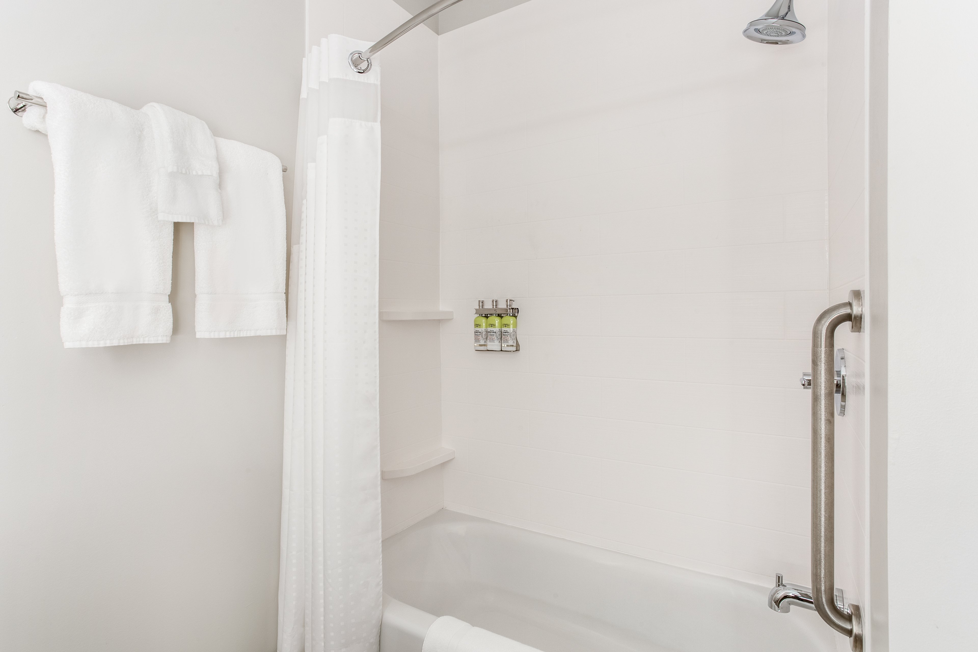 holiday inn express and suites ottawa an ihg hotel