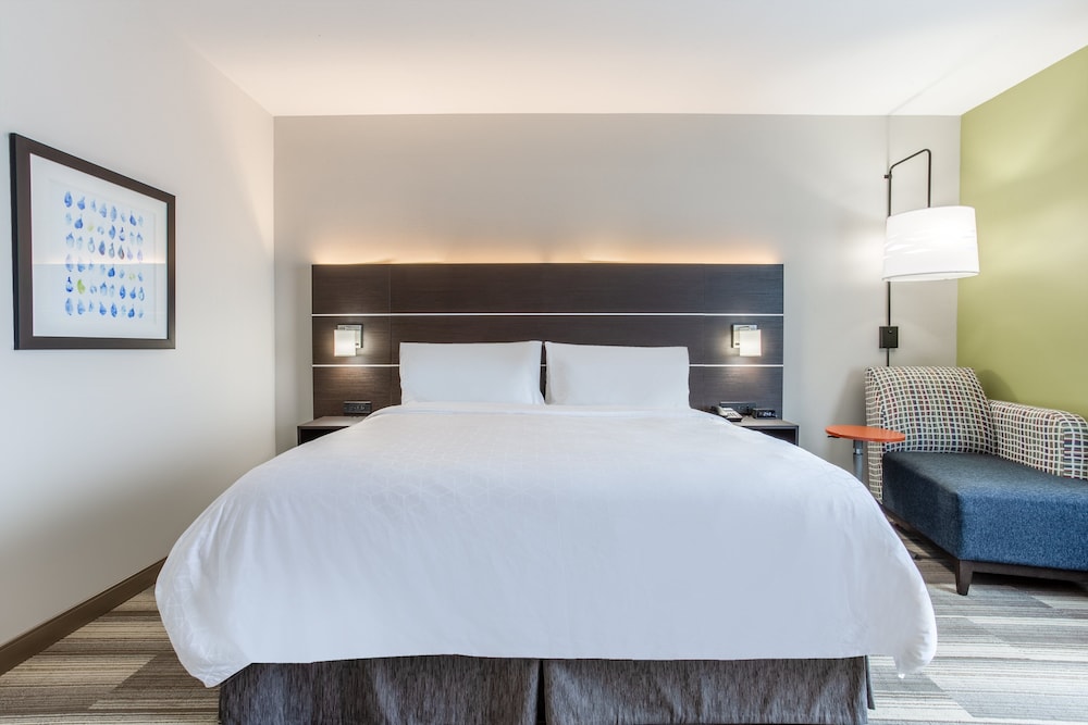 holiday inn express and suites ottawa an ihg hotel