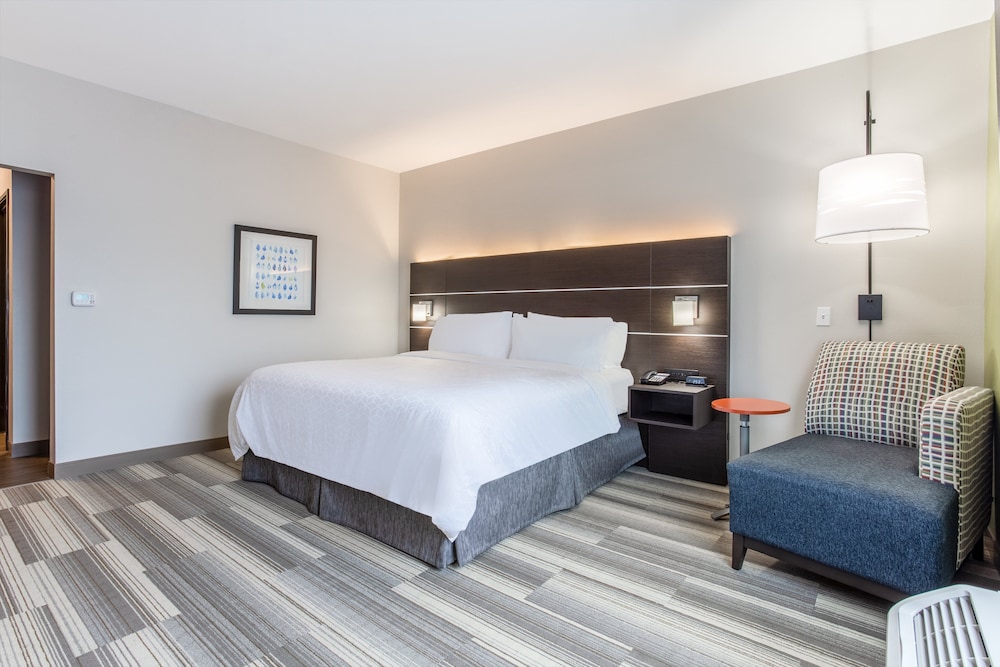 holiday inn express and suites ottawa an ihg hotel