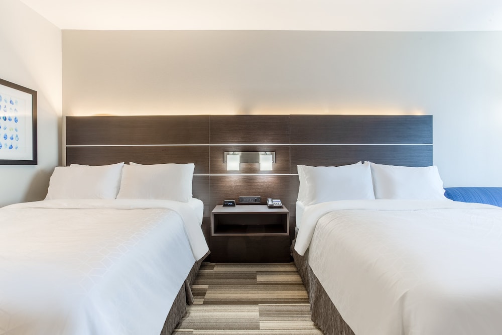 holiday inn express and suites ottawa an ihg hotel