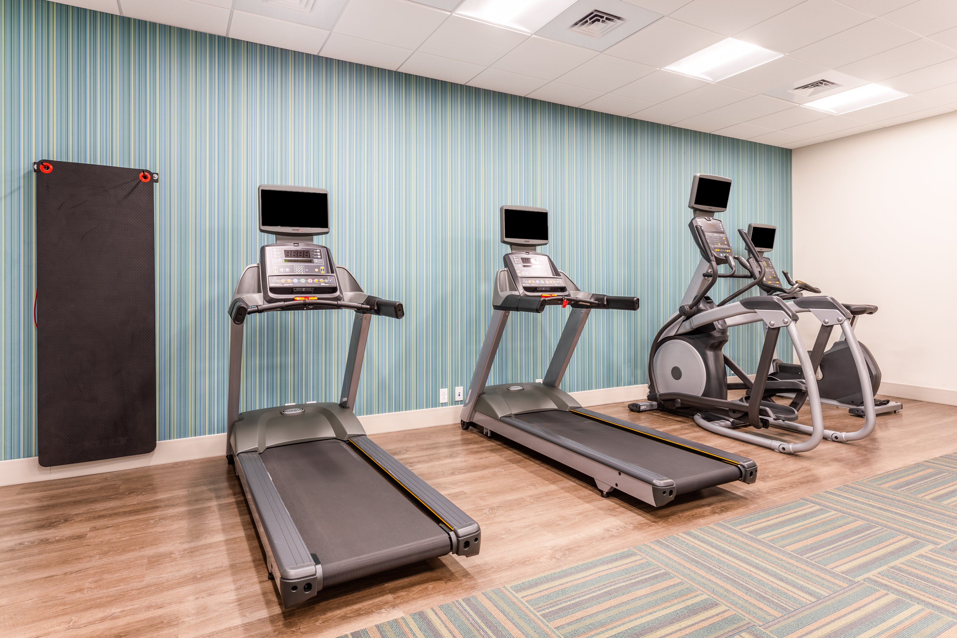 holiday inn express and suites ottawa an ihg hotel