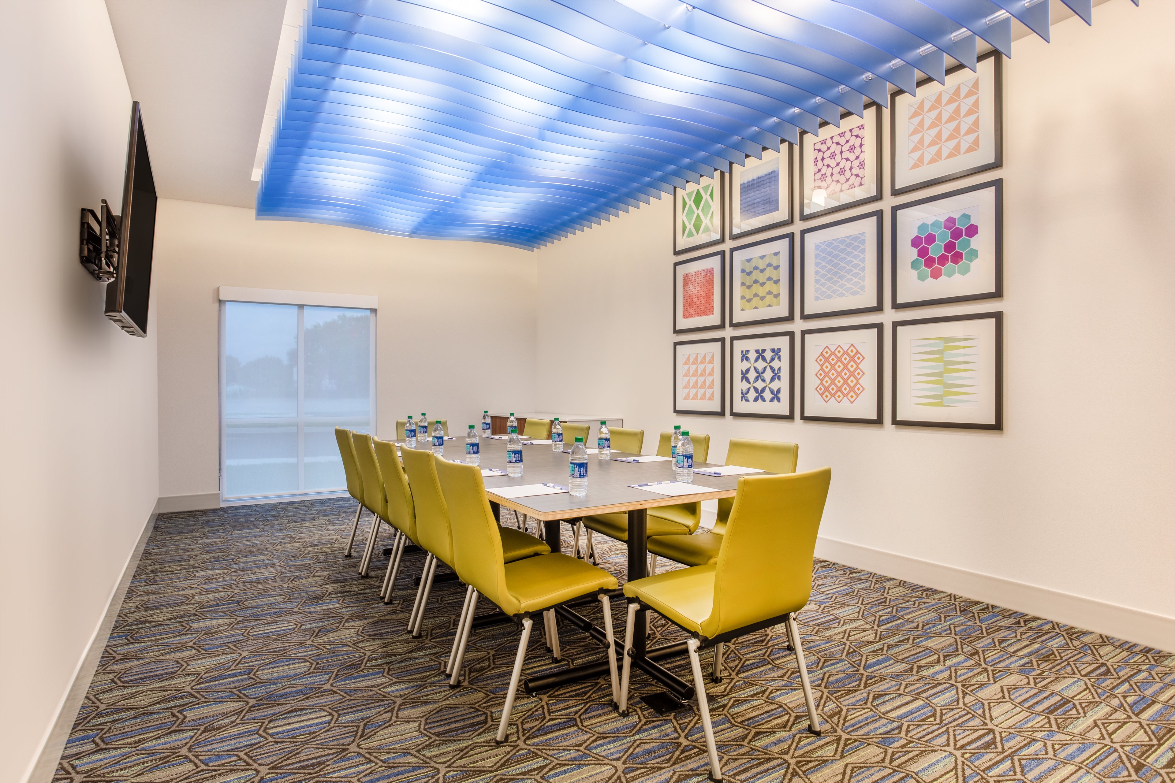 holiday inn express and suites ottawa an ihg hotel