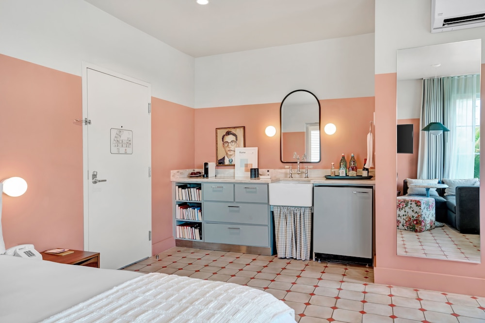 hotel trouvail miami beach