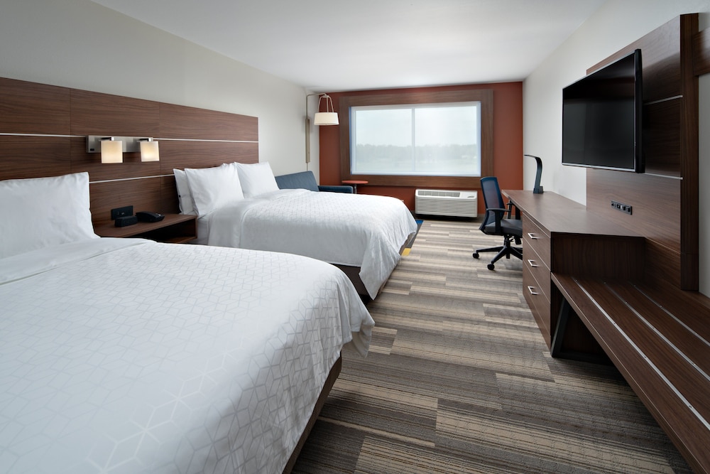 holiday inn express and suites elkhorn lake geneva