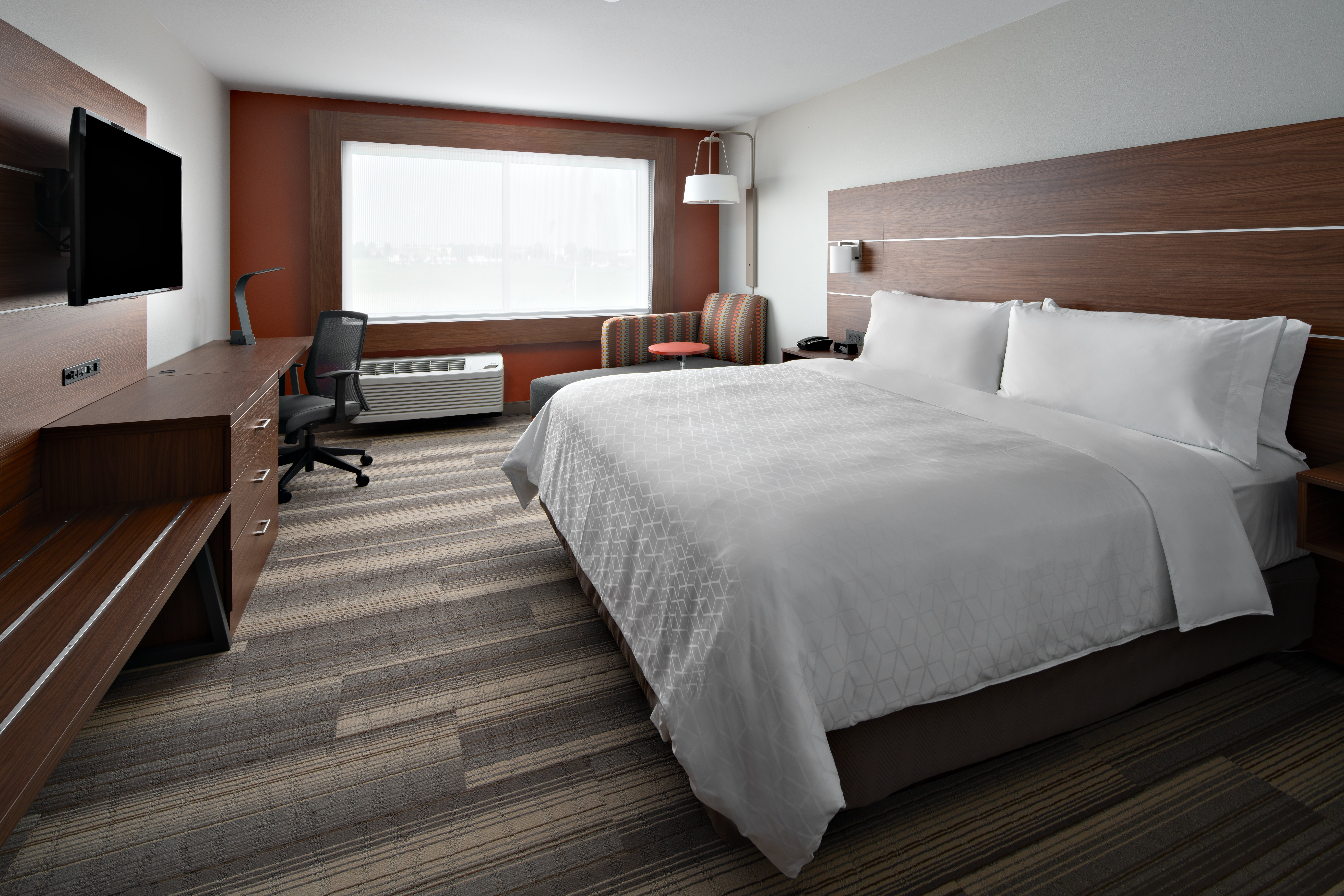 holiday inn express and suites elkhorn lake geneva