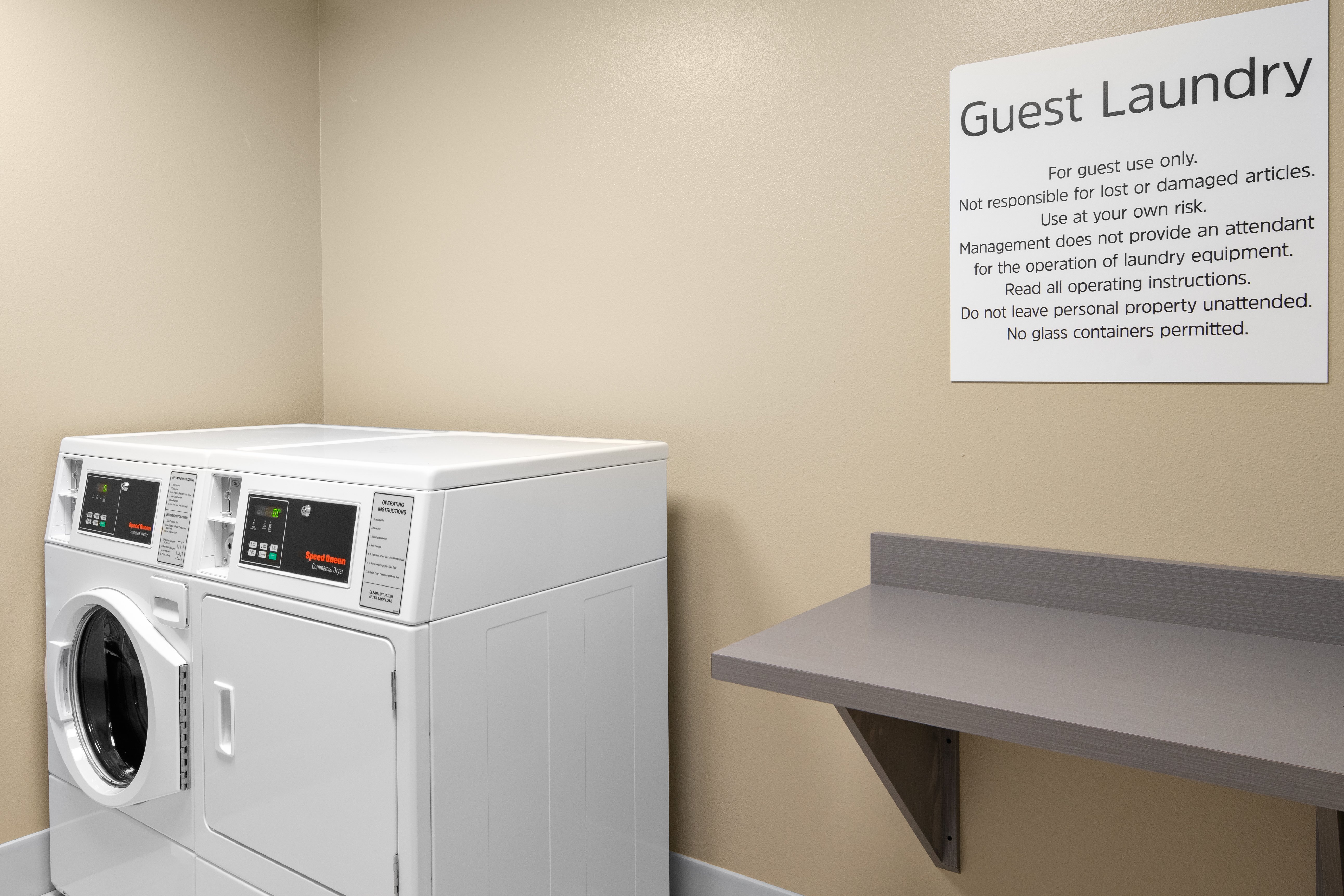 holiday inn express and suites elkhorn lake geneva