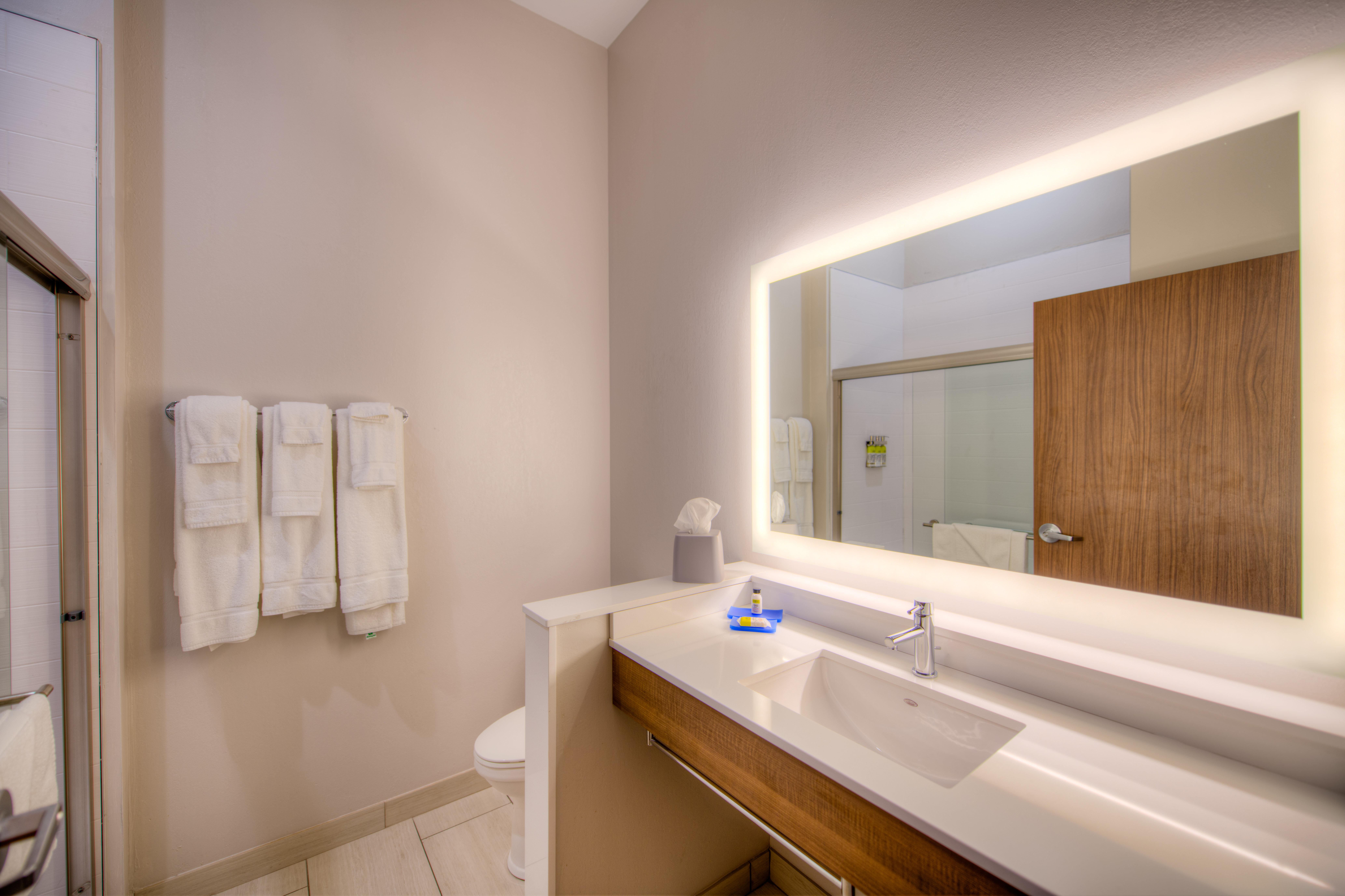 holiday inn express and suites remington an ihg hotel