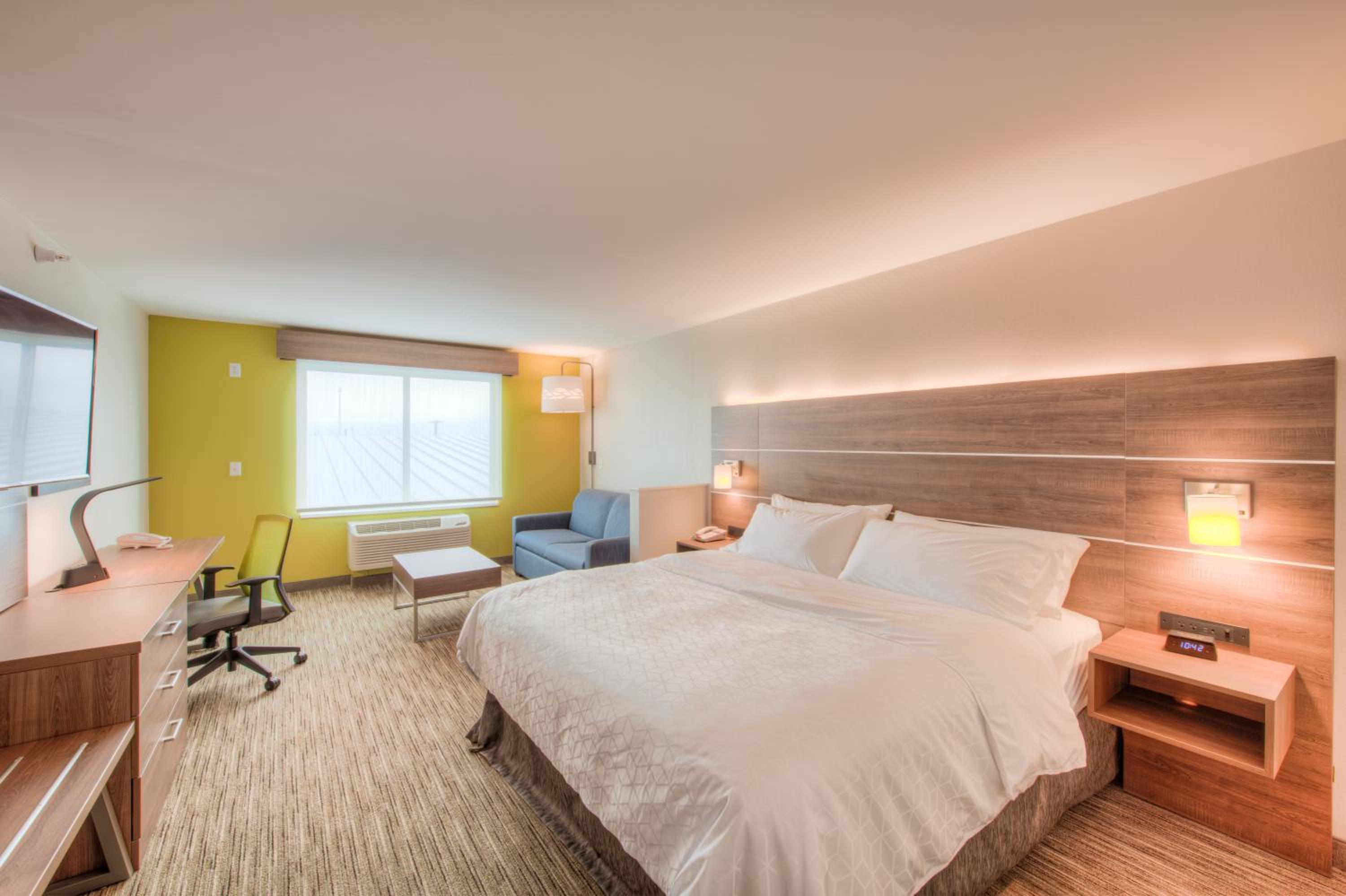holiday inn express and suites remington an ihg hotel