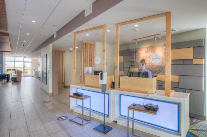 holiday inn express and suites remington an ihg hotel