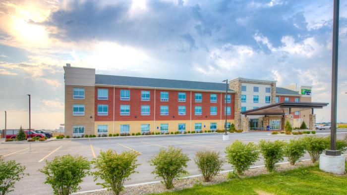 holiday inn express and suites remington an ihg hotel