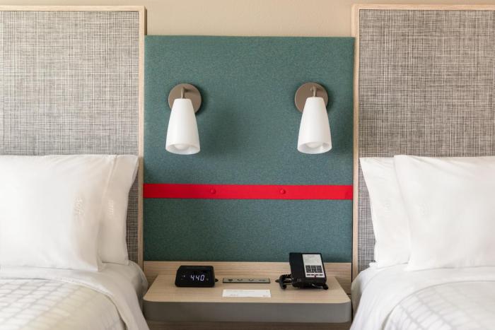 avid hotels orlando international airport an ihg hotel