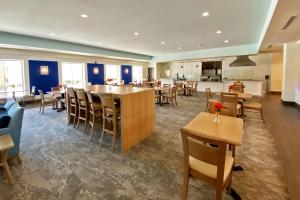 ameniti bay bw signature collection