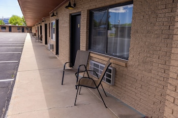 The Golden Spurs,Panguitch>>Bryce Canyon,2 star