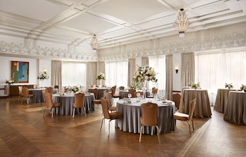 the plaza hotel pioneer park