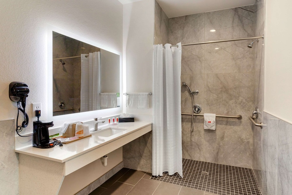econo lodge houston