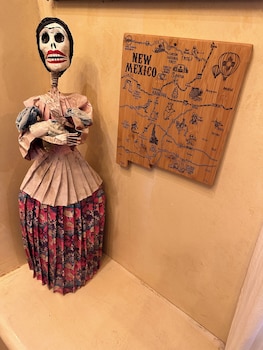 painted lady bed and brew