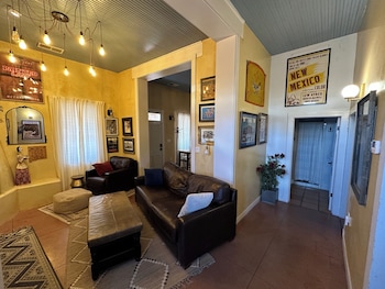 painted lady bed and brew