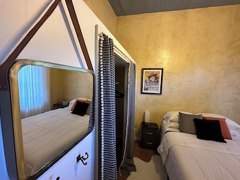 painted lady bed and brew