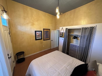 painted lady bed and brew