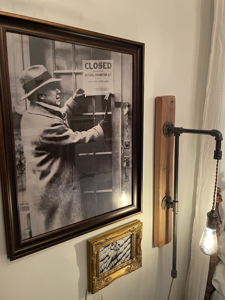 painted lady bed and brew