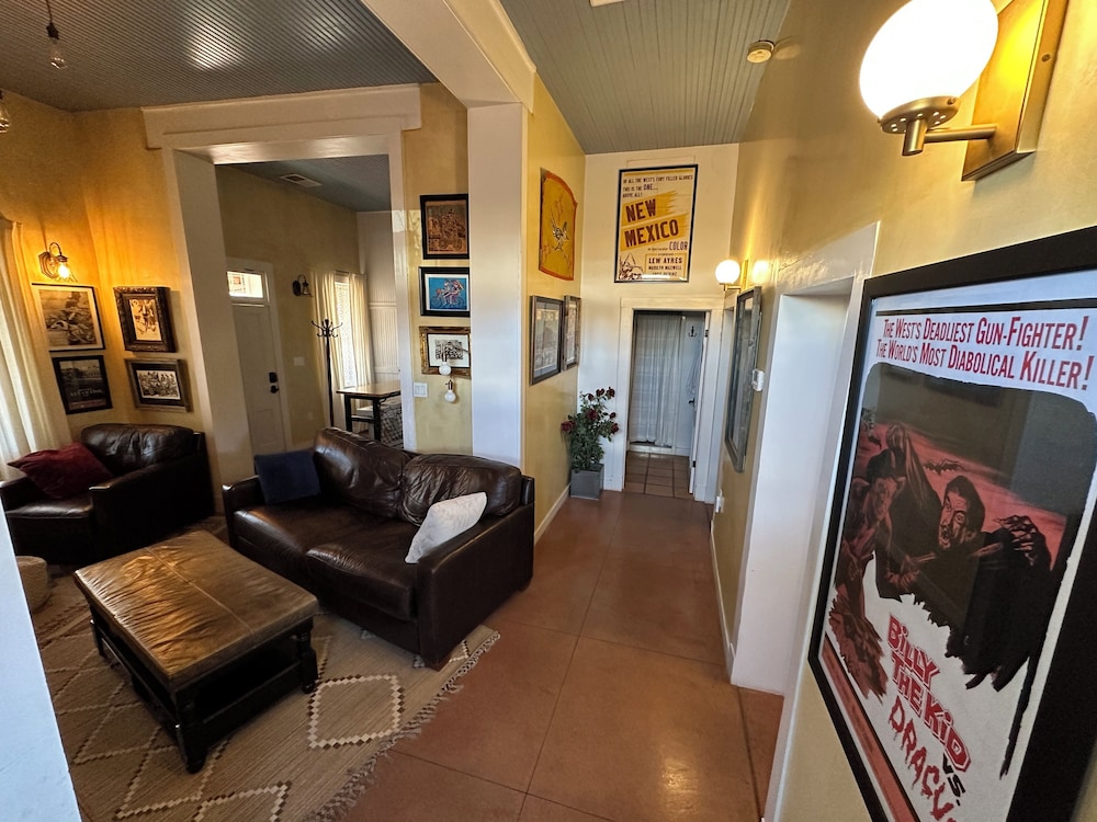 painted lady bed and brew