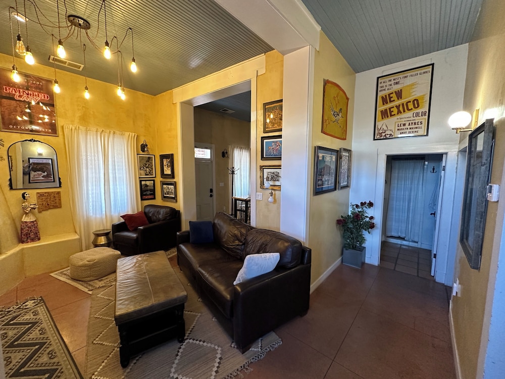 painted lady bed and brew