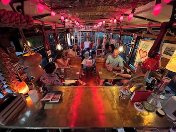 painted lady bed and brew