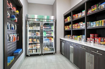 la quinta inn and suites by wyndham dfw west glade parks