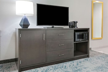 la quinta inn and suites by wyndham dfw west glade parks