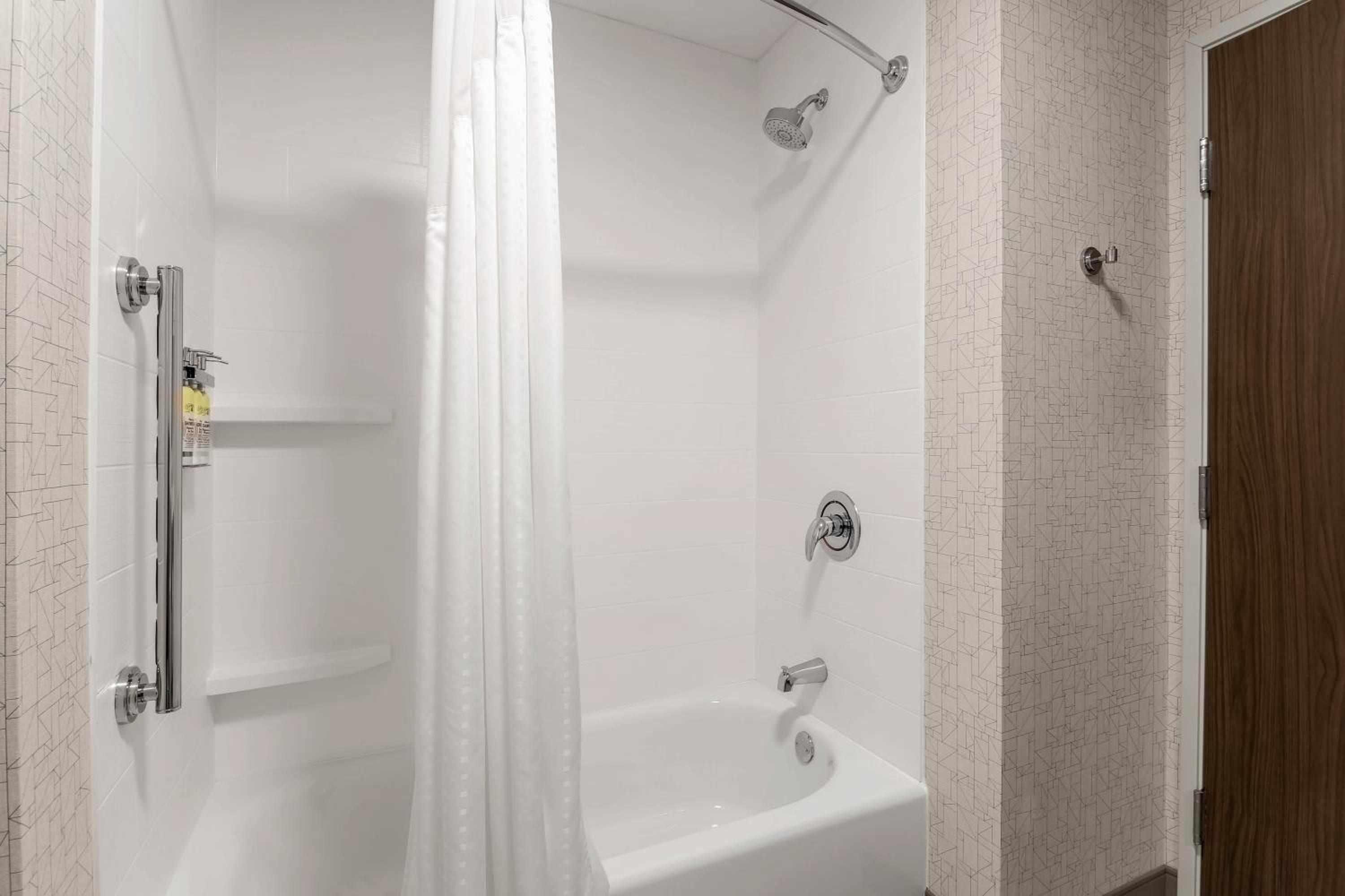 hol inn exp and suites chicago ohare airport