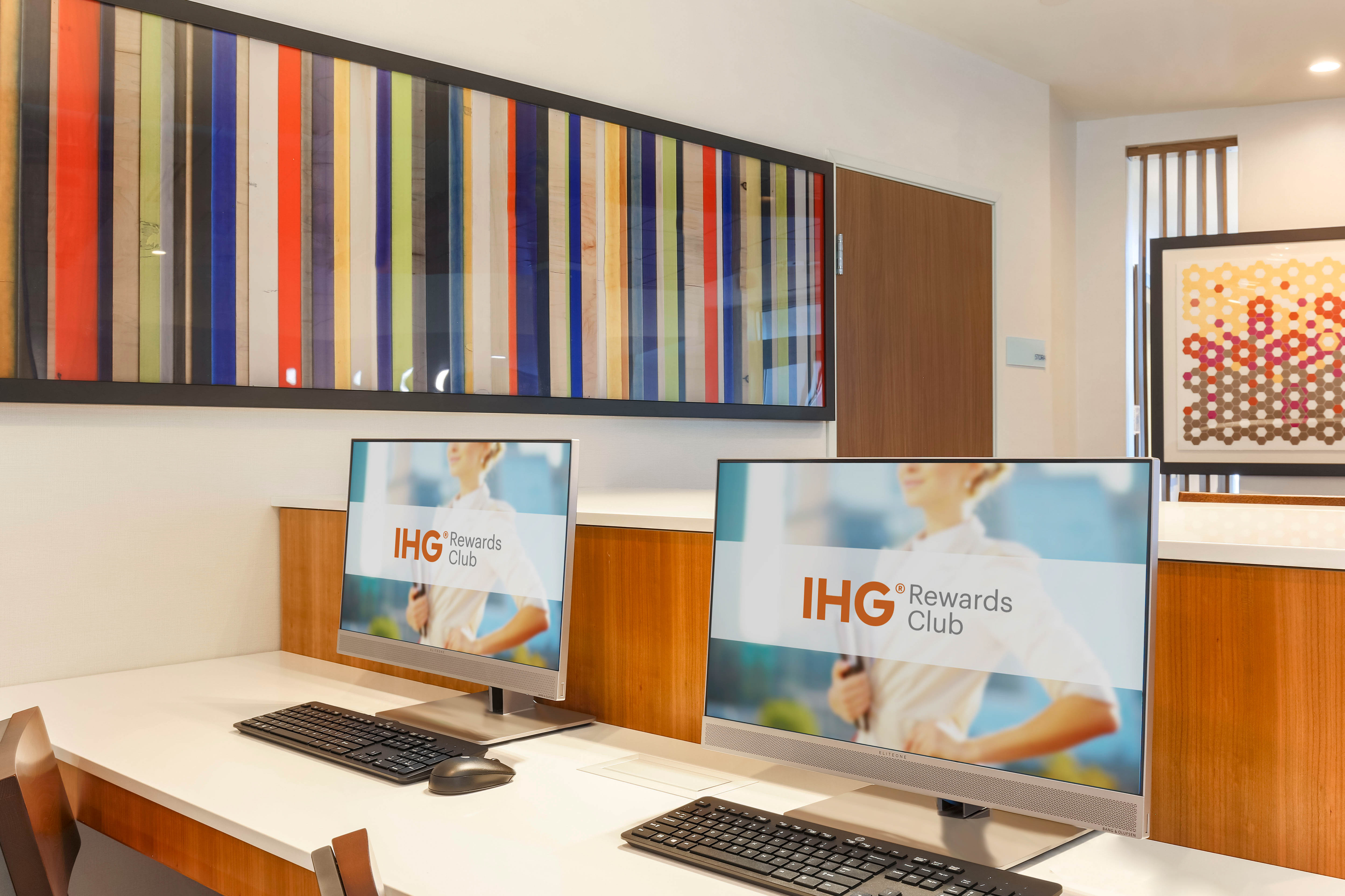 hol inn exp and suites chicago ohare airport