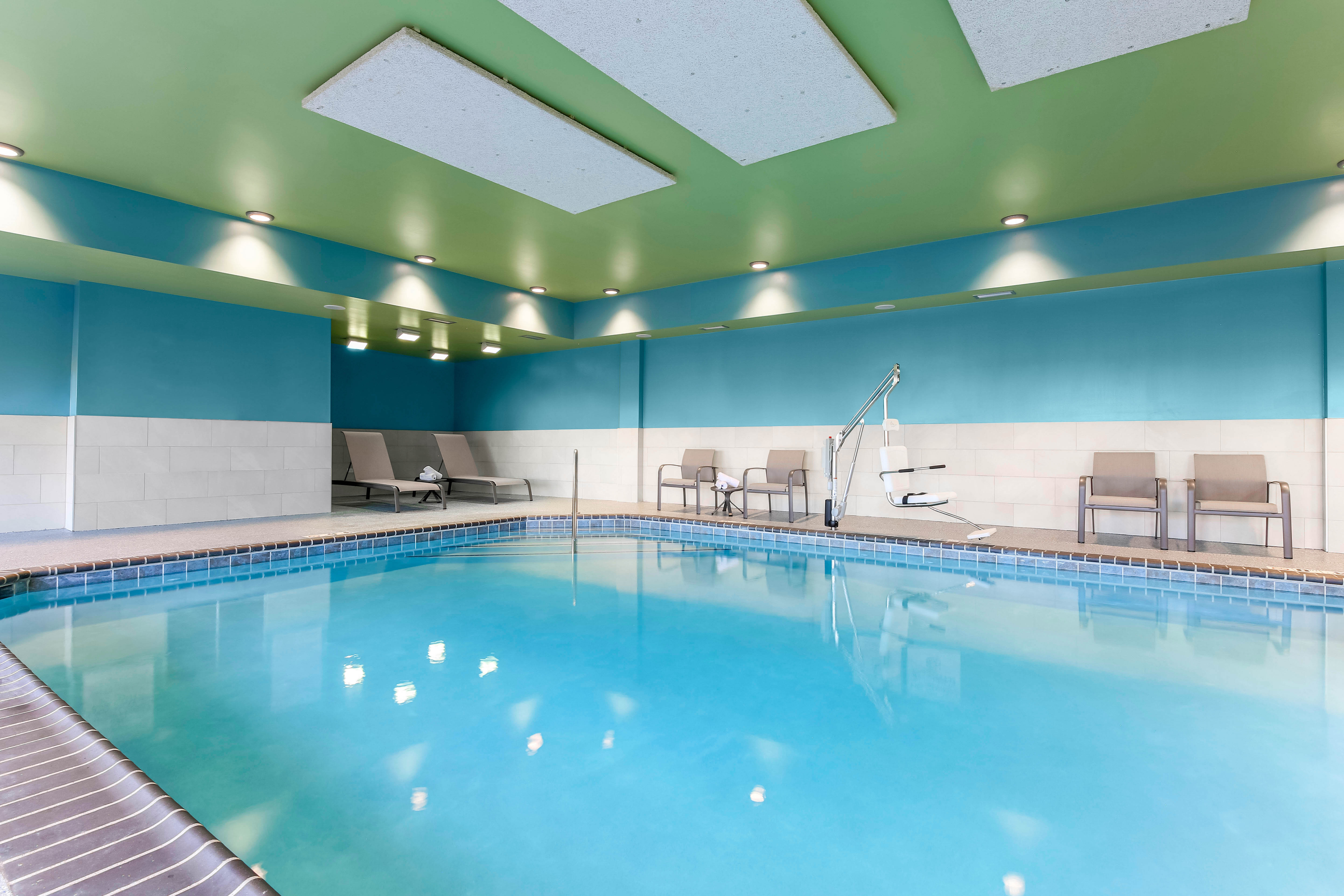 hol inn exp and suites chicago ohare airport