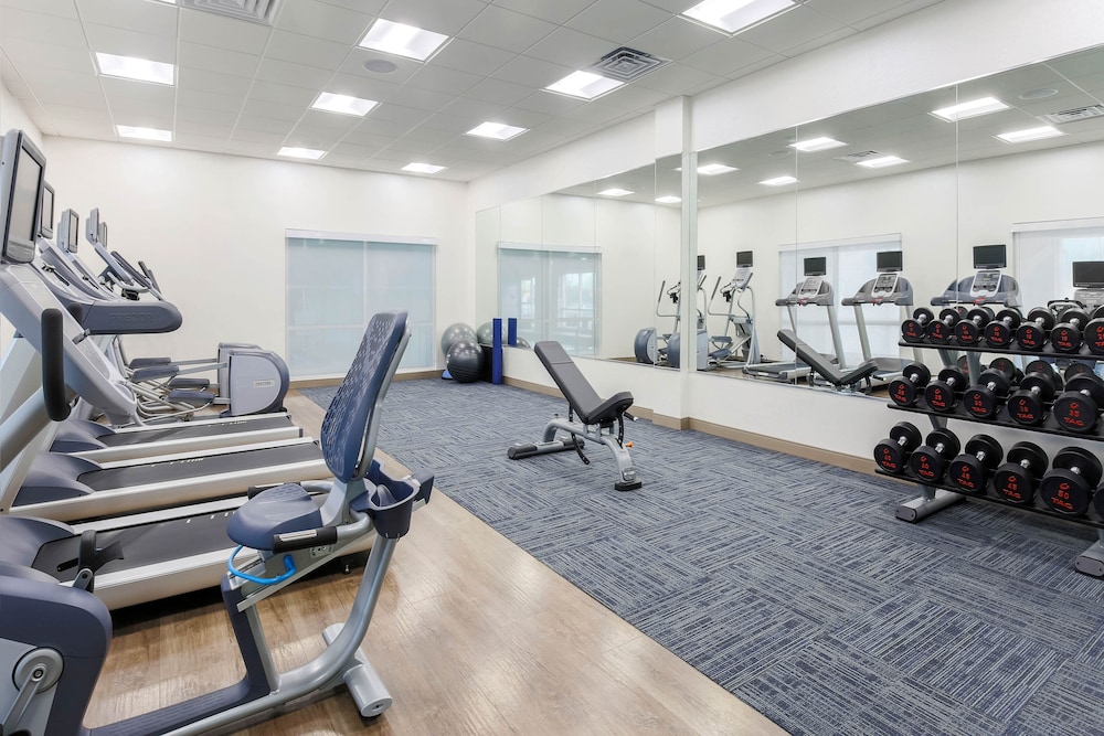 hol inn exp and suites chicago ohare airport