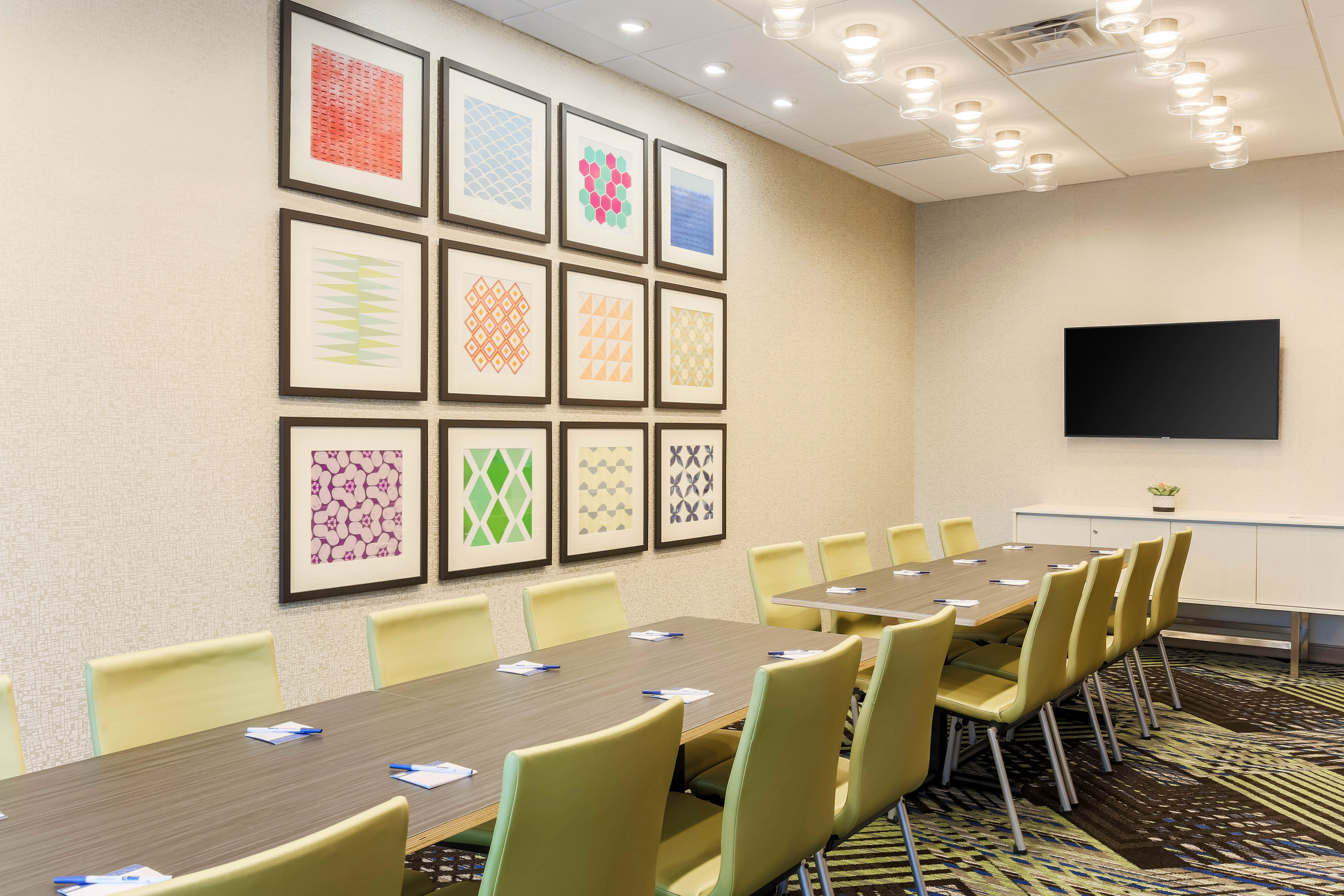 hol inn exp and suites chicago ohare airport