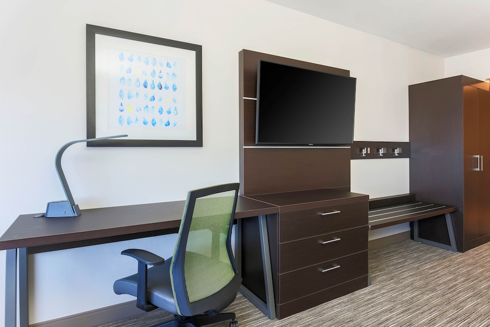 hol inn exp and suites chicago ohare airport