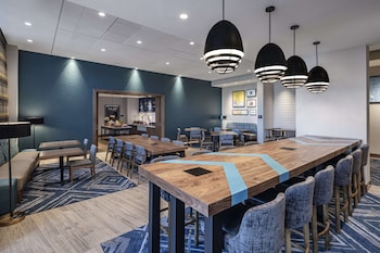 Hampton Inn Boston Woburn,Boston>>Bedford,3 star