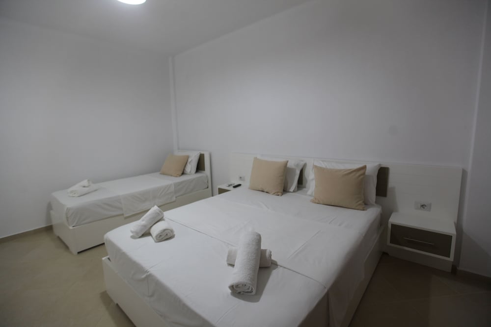 hotel sunshine