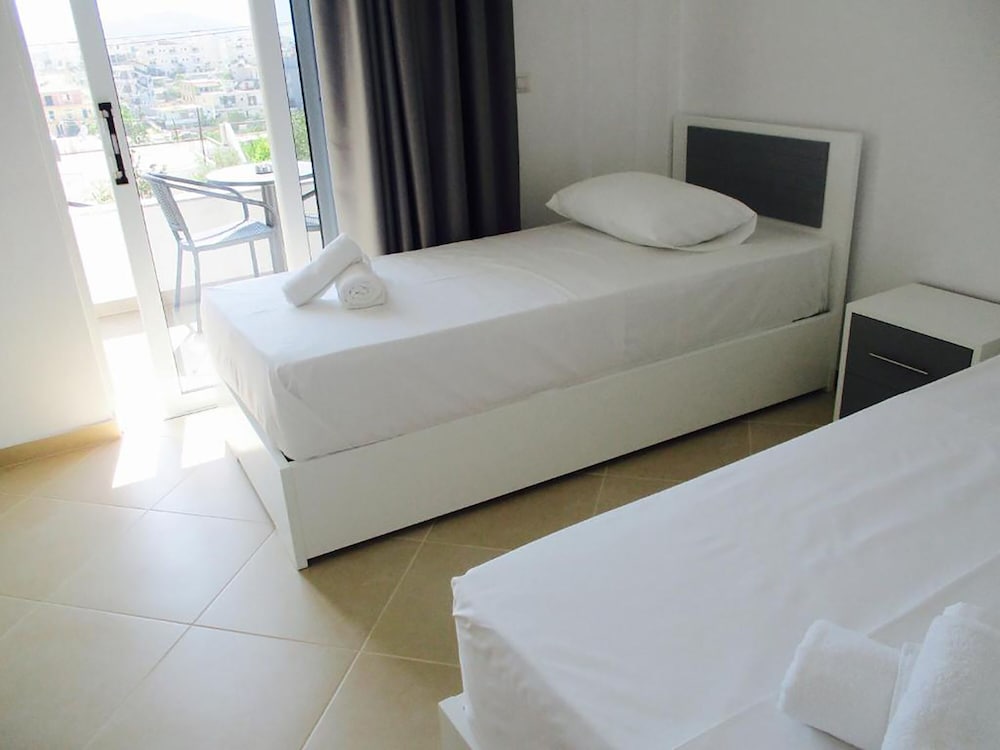 hotel sunshine