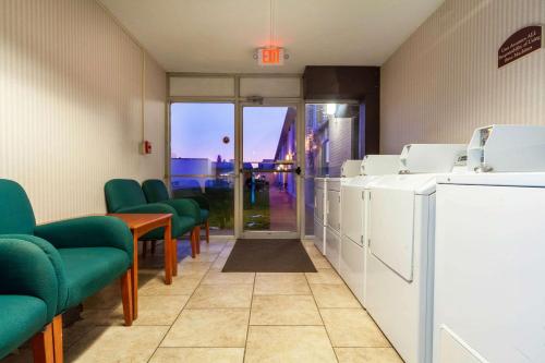 suburban studios i 80 grand island