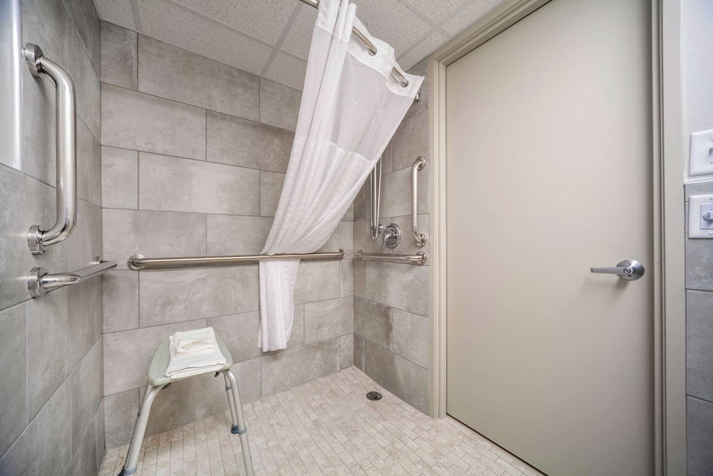 suburban studios i 80 grand island