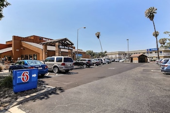 motel 6 pleasanton ca