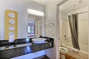 motel 6 pleasanton ca