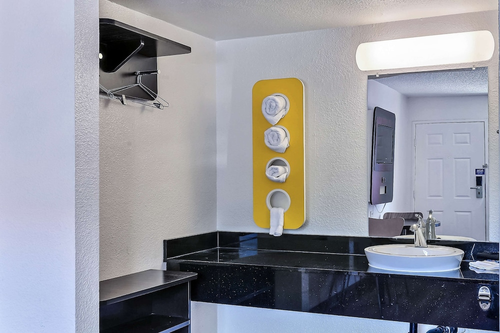 motel 6 pleasanton ca