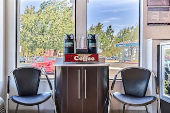 motel 6 pleasanton ca