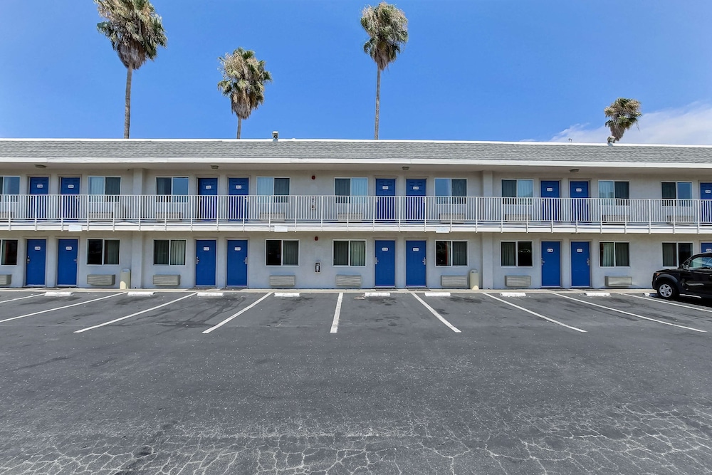 motel 6 pleasanton ca