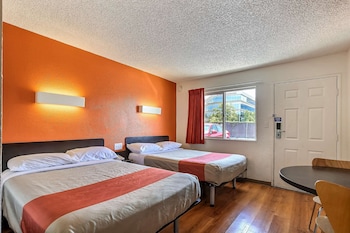 motel 6 pleasanton ca