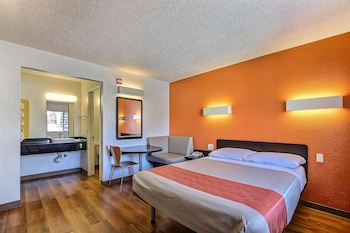 motel 6 pleasanton ca