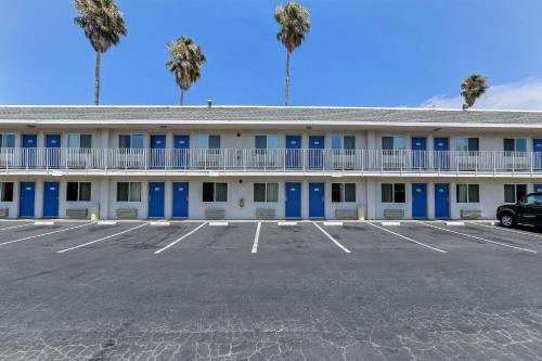 motel 6 pleasanton ca